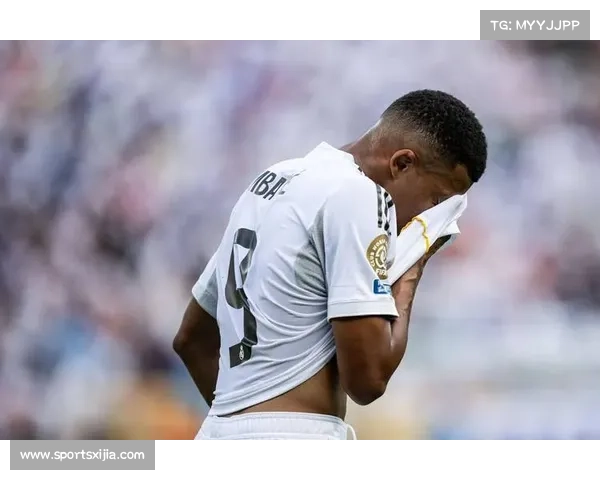 国际足联年度最佳阵容公布:登贝莱、姆巴佩与亚马尔领衔锋线