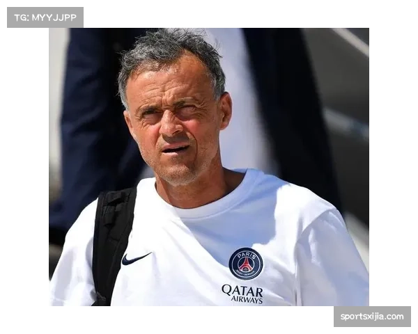 曼联密谋夏窗换帅,恩里克成热门人选但面临年薪障碍